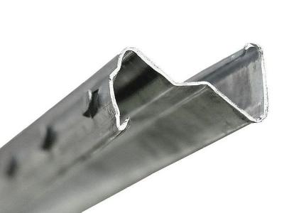 Słupek do siatka leśnej ocynkowny 225 cm                    