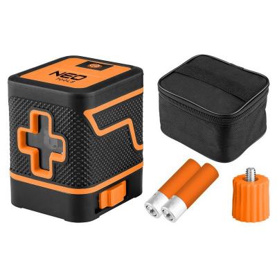 laser-krzyzowy-15m-zielony-etui.JPG